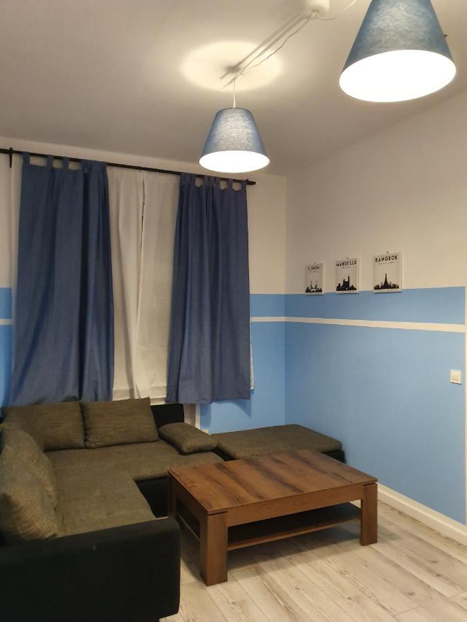Central Lichtenberger For 6 People * Berlin